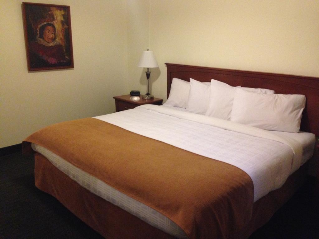Ptarmigan Inn Hay River 客房 照片